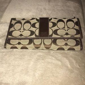 Coach Tri-fold Wallet- Excellent Condition
